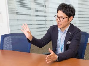長谷川介護サービス株式会社　企画営業部　次長　松村朋和氏